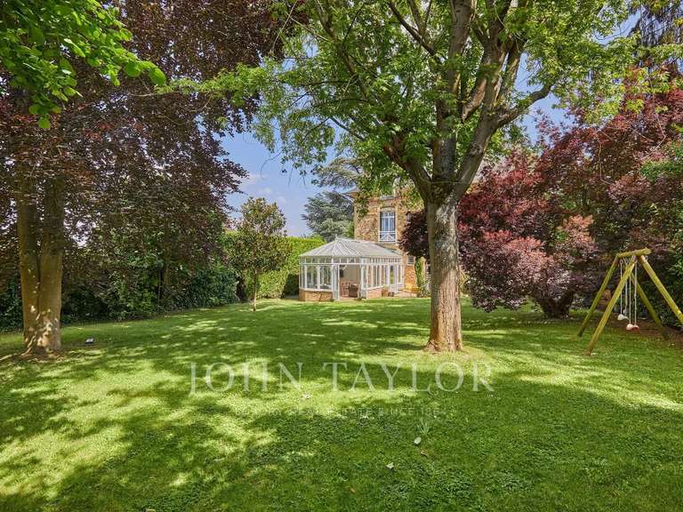 Maison Orgeval - 6 chambres - 566m²