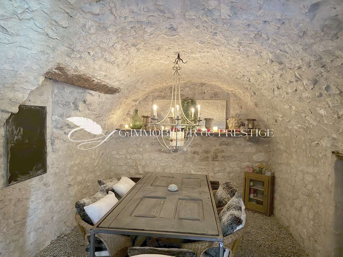 Maison Revest-du-Bion