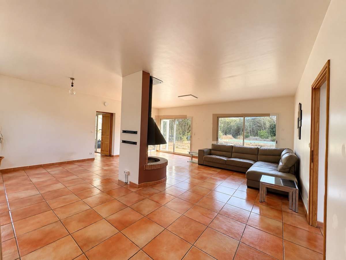 House Bonifacio