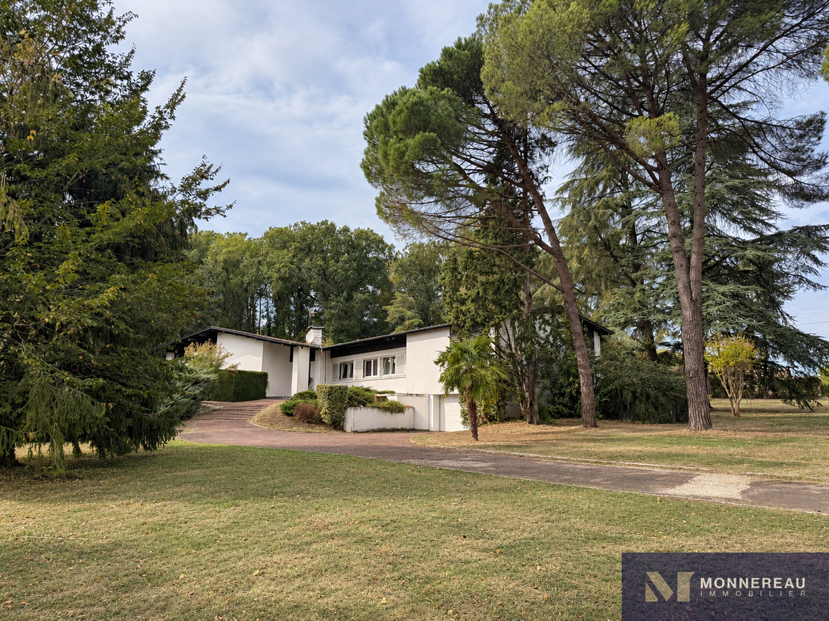Maison Champniers