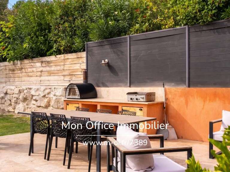 Maison Venelles - 4 chambres - 124m²