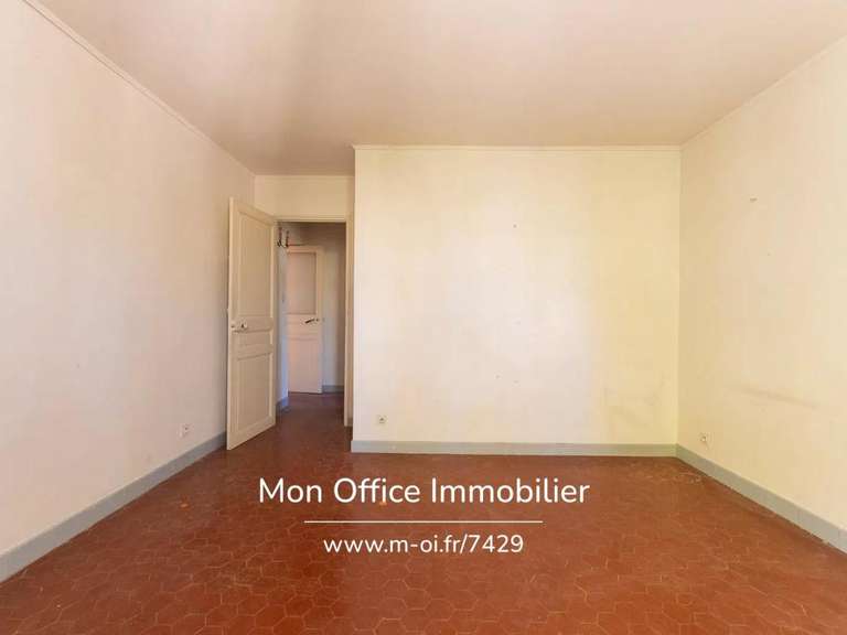Maison Ventabren - 5 chambres - 263m²