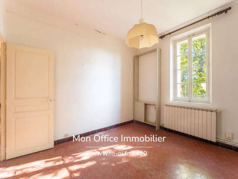 Maison Ventabren - 5 chambres - 263m²