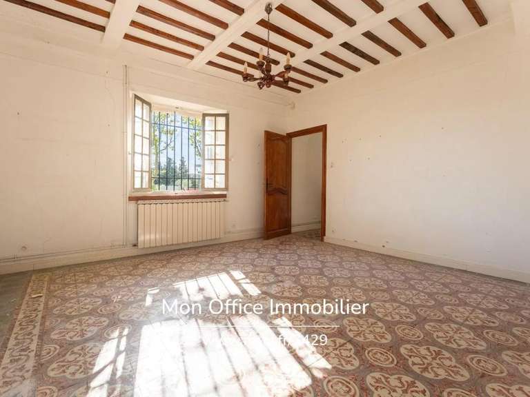 Maison Ventabren - 5 chambres - 263m²