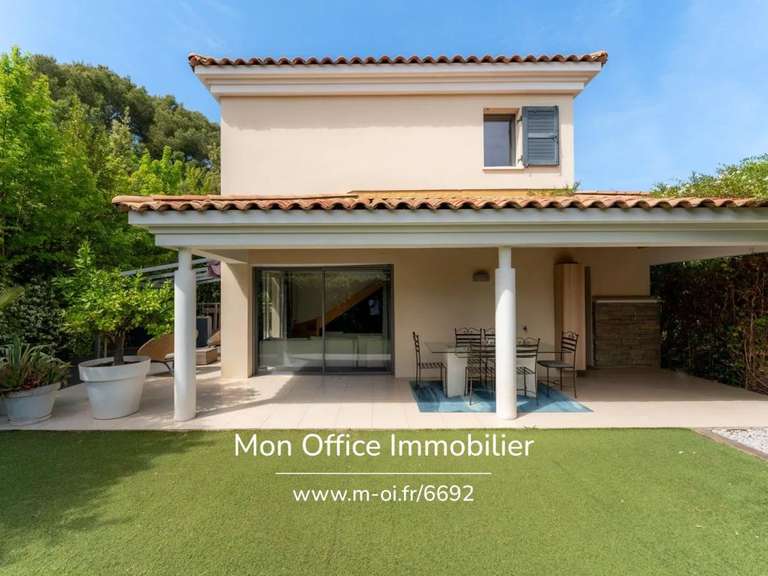 Maison Aix-en-Provence - 3 chambres - 101m²