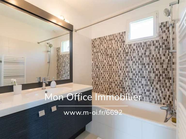 Maison Aix-en-Provence - 3 chambres - 101m²