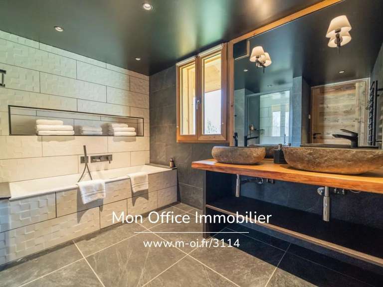Maison Le Petit-Bornand-les-Glières - 5 chambres - 413m²