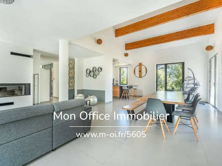 Maison Trets - 4 chambres - 220m²