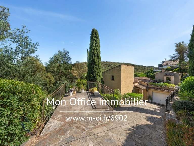 Maison Bormes-les-Mimosas - 4 chambres - 138m²