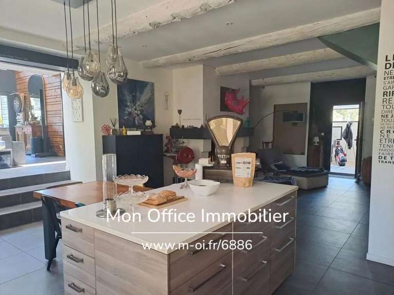 Maison Éguilles - 4 chambres - 246m²