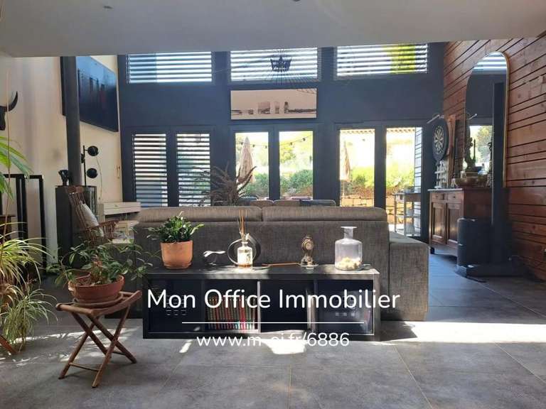 Maison Éguilles - 4 chambres - 246m²