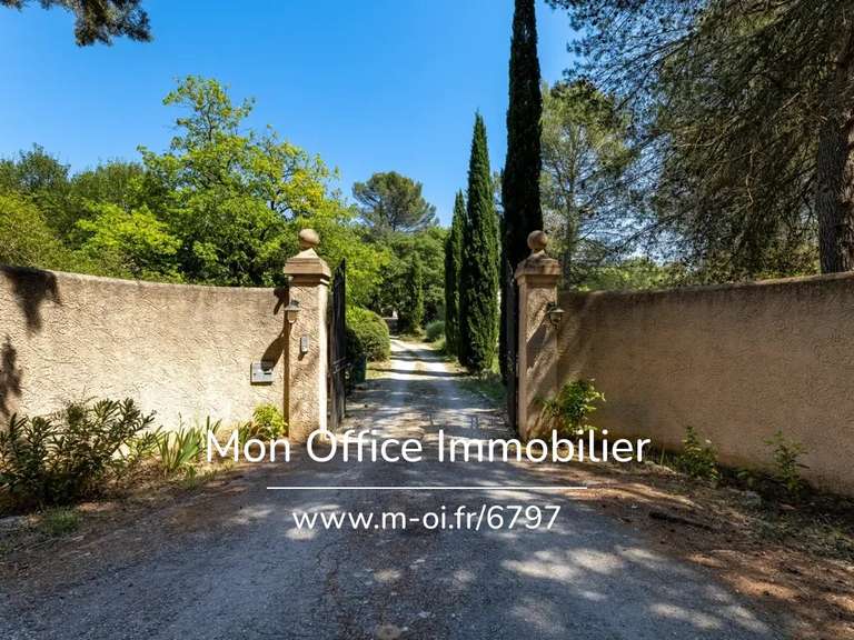 Maison Venelles - 7 chambres - 300m²