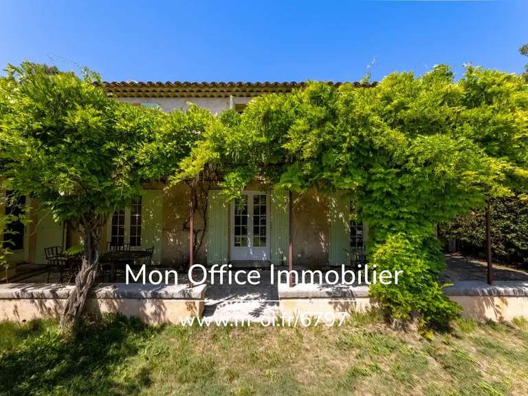 Maison Venelles - 7 chambres - 300m²