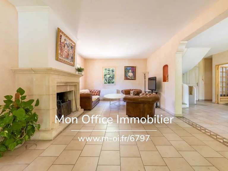 Maison Venelles - 7 chambres - 300m²