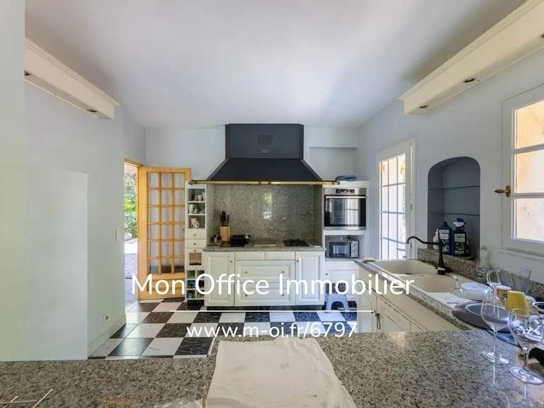 Maison Venelles - 7 chambres - 300m²