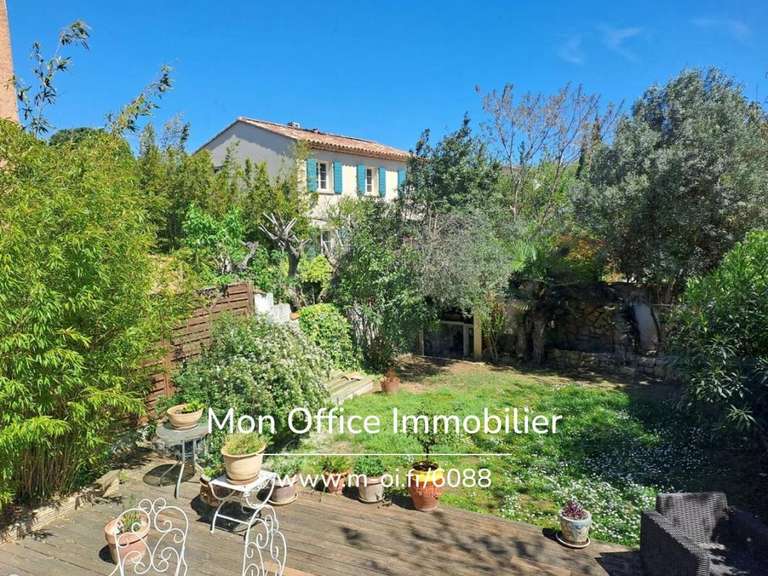 Maison Pélissanne - 3 chambres - 207m²