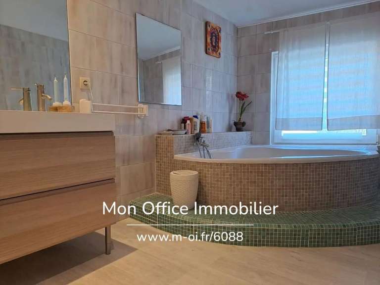 Maison Pélissanne - 3 chambres - 207m²