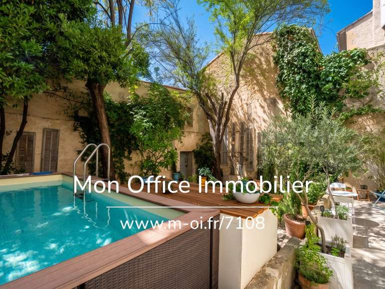Maison Salon-de-Provence - 6 chambres - 247m²