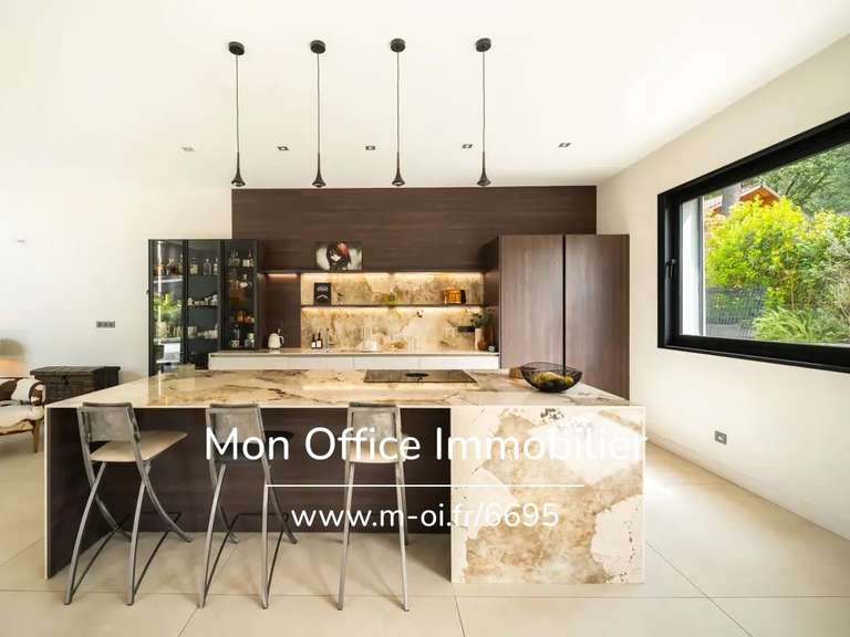 Maison Ventabren - 4 chambres - 250m²