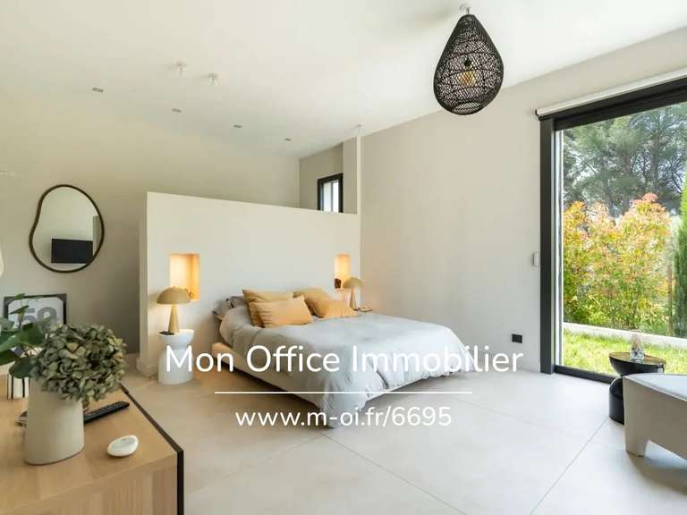 Maison Ventabren - 4 chambres - 250m²