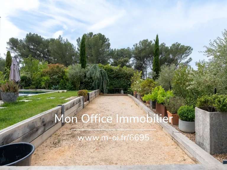 Maison Ventabren - 4 chambres - 250m²