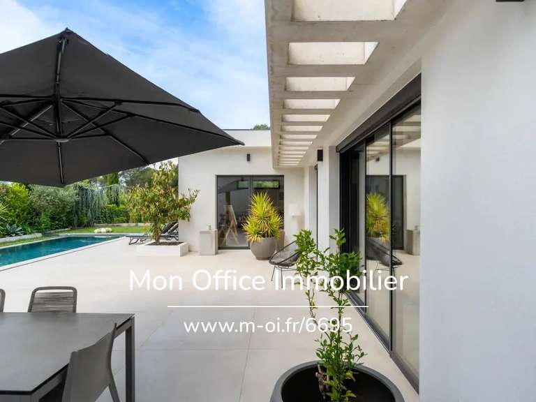 Maison Ventabren - 4 chambres - 250m²