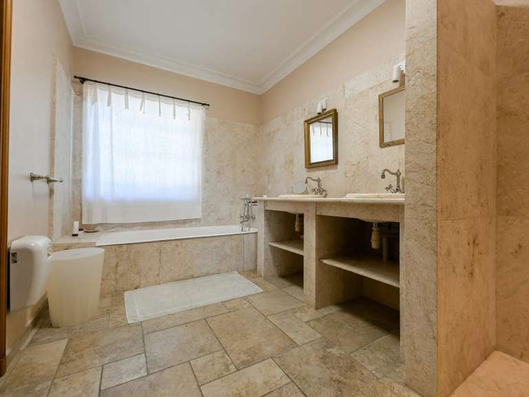 Maison Uzès - 4 chambres - 190m²