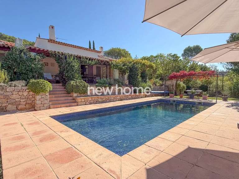 Maison Entrecasteaux - 3 chambres - 169m²