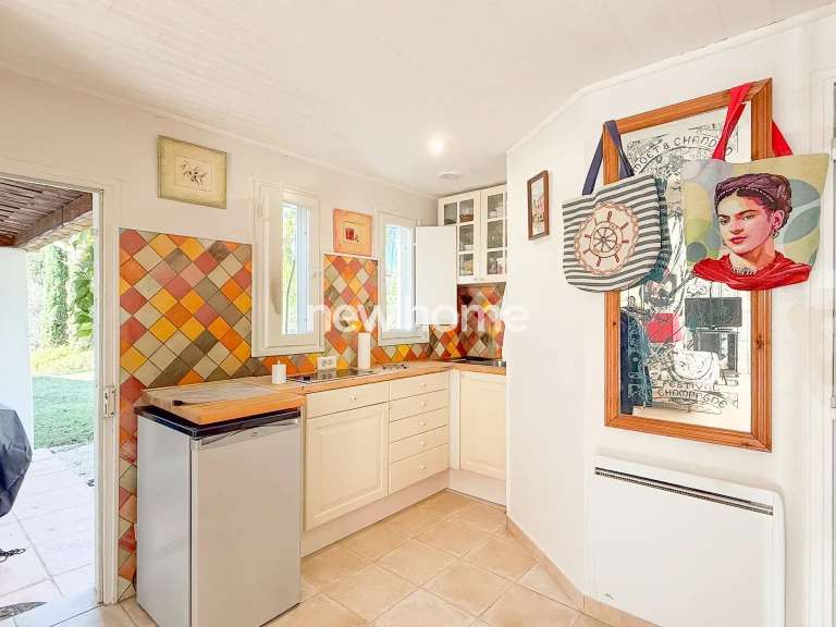 Maison Entrecasteaux - 3 chambres - 169m²