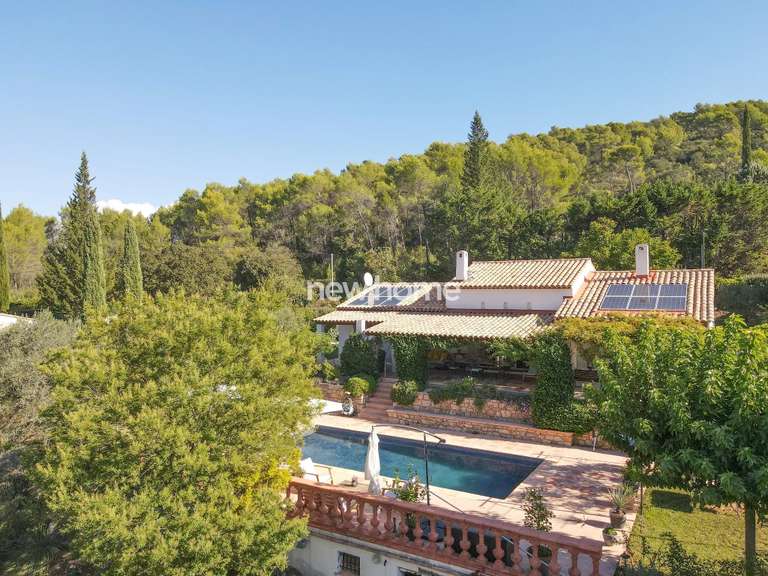 Maison Entrecasteaux - 3 chambres - 169m²