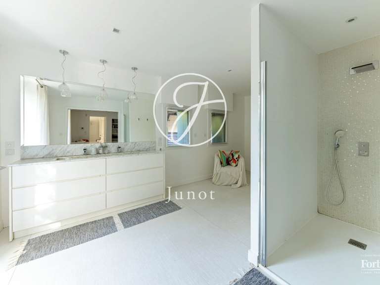 Maison Nantes Centre Ville - 5 chambres - 236m²