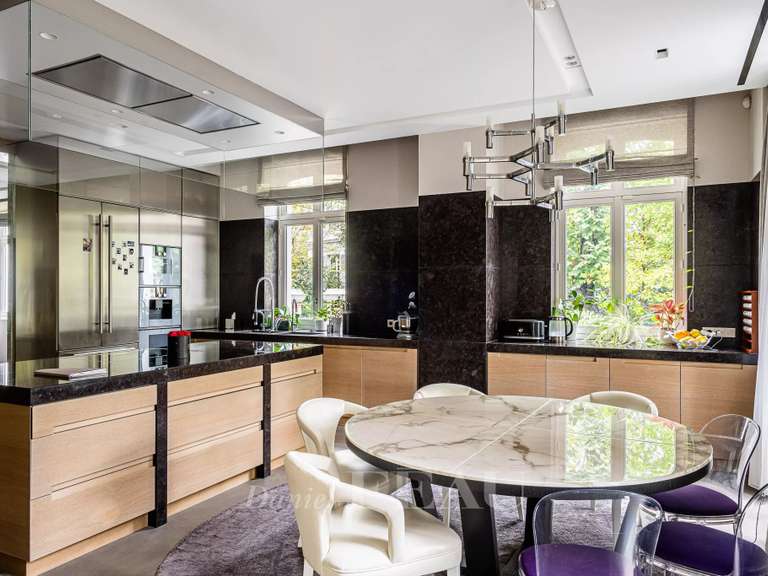 Maison Paris 16e - 5 chambres - 580m²