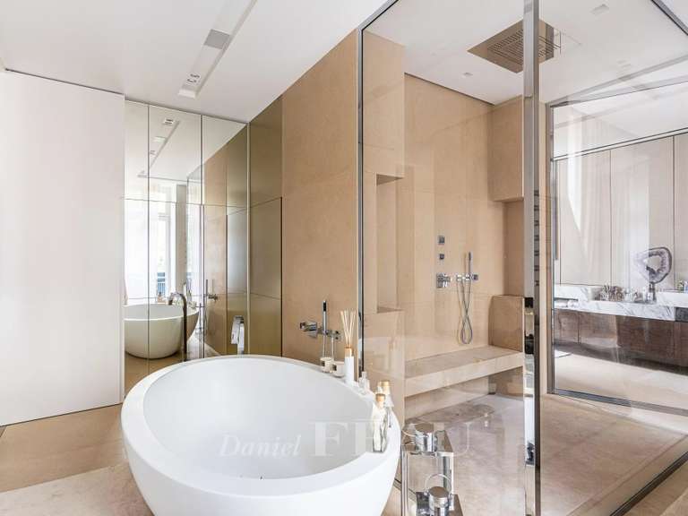 Maison Paris 16e - 5 chambres - 580m²