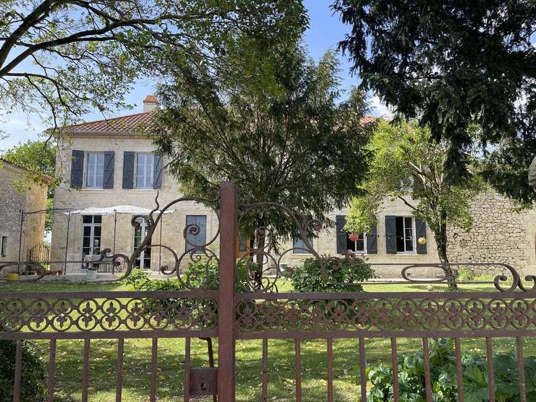 Maison Condom - 5 chambres - 247m²
