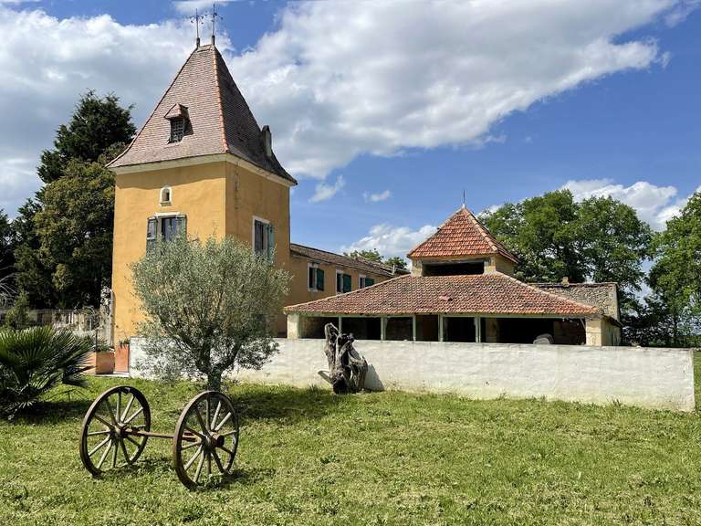 Maison Condom - 5 chambres - 247m²