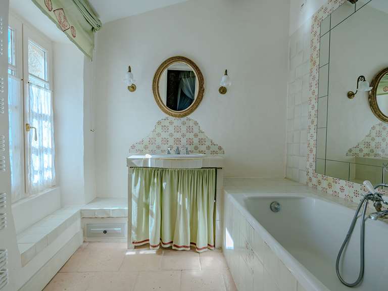 Maison Vic-Fezensac - 9 chambres - 671m²