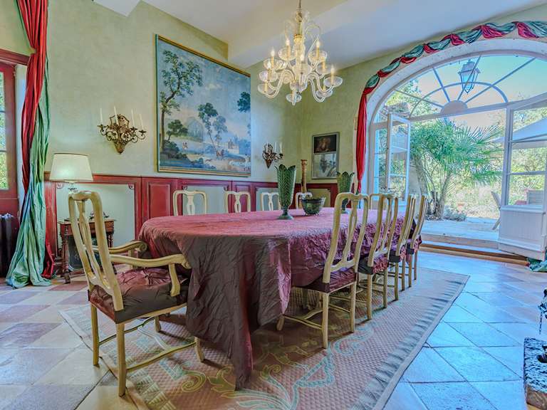 Maison Vic-Fezensac - 9 chambres - 671m²