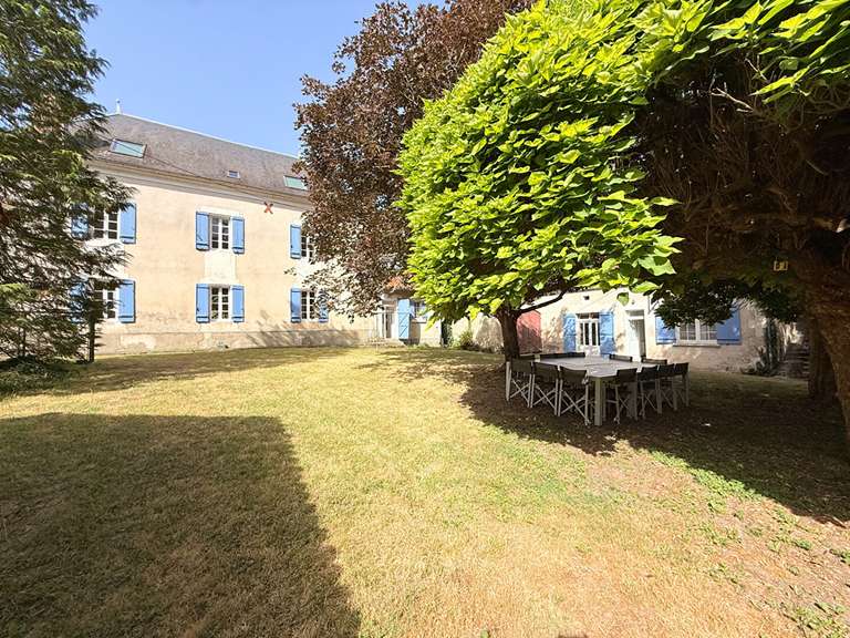 Maison Aubeterre-sur-Dronne - 8 chambres - 221m²