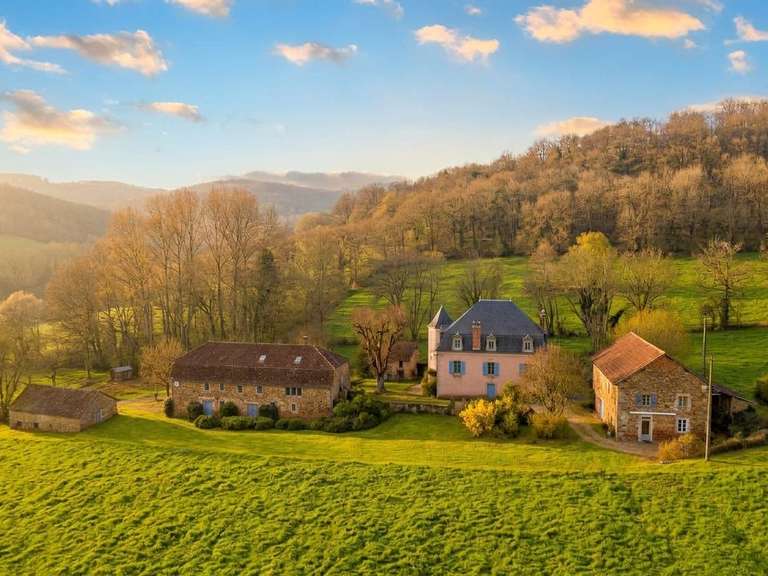 Maison Saint-Michel-Loubéjou - 16 chambres - 664m²