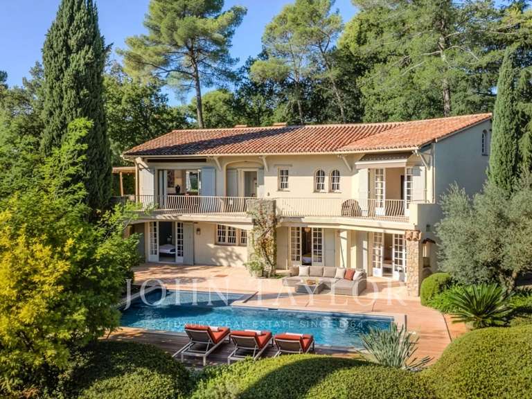 Maison Valbonne - 5 chambres - 213m²