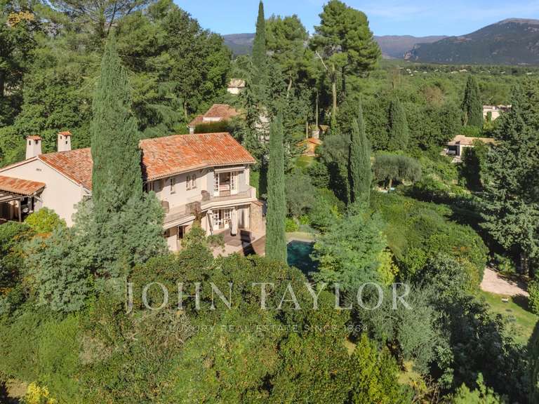 Maison Valbonne - 5 chambres - 213m²
