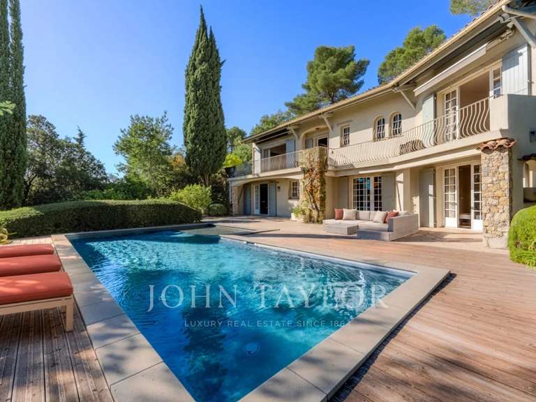 Maison Valbonne - 5 chambres - 213m²