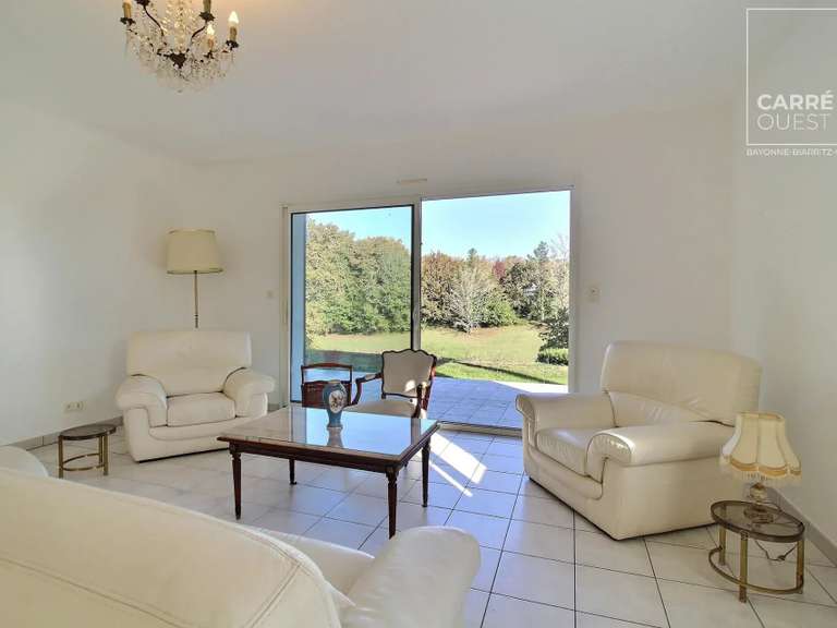 Maison Bassussarry - 5 chambres - 174m²
