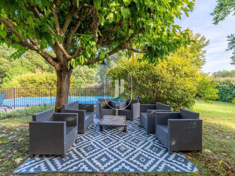 Maison Roussillon - 6 chambres - 220m²
