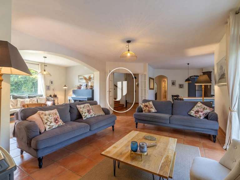 Maison Roussillon - 6 chambres - 220m²