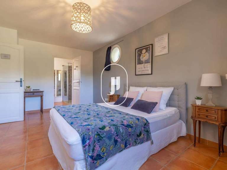 Maison Roussillon - 6 chambres - 220m²