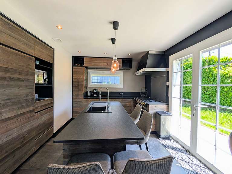 Maison Aix-les-Bains - 5 chambres - 190m²