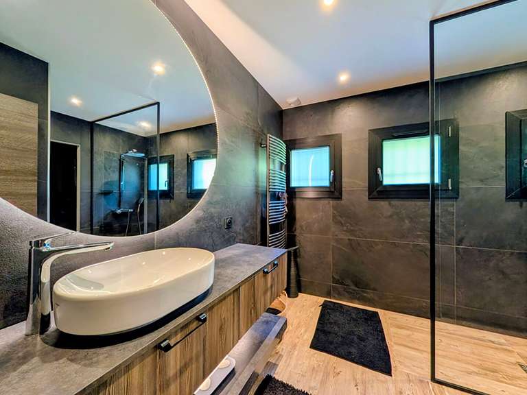 Maison Aix-les-Bains - 5 chambres - 190m²