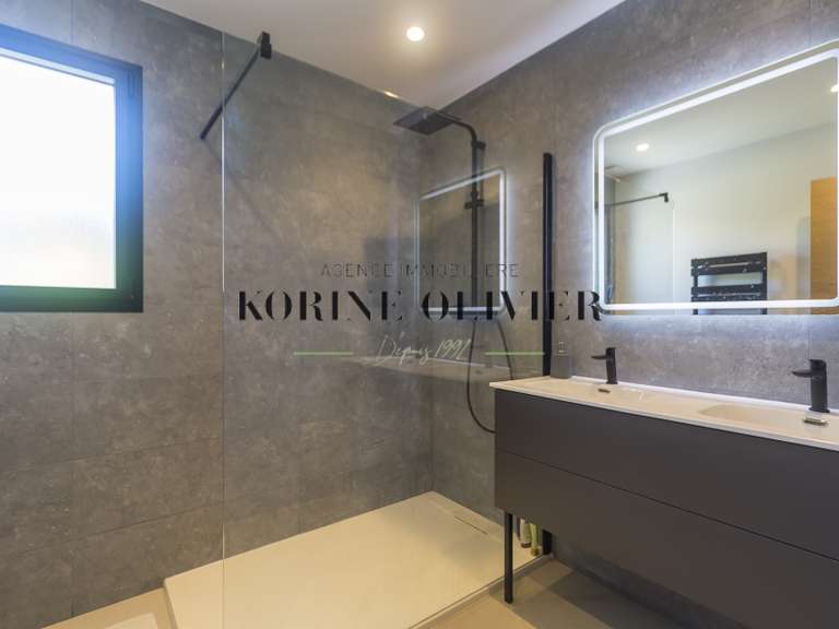 Maison Ventabren - 5 chambres - 206m²