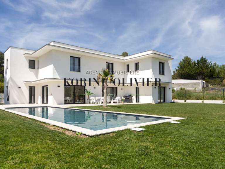 Maison Ventabren - 5 chambres - 206m²